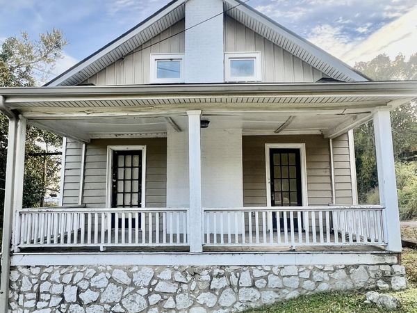 2 S Crest Road, Chattanooga, TN 37404