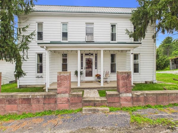8067 Waynesburg Pike Road, Cameron, WV 26033