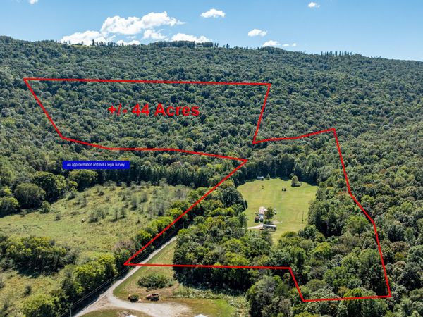 585 Deep Hollow Ln , Winchester, TN 37398