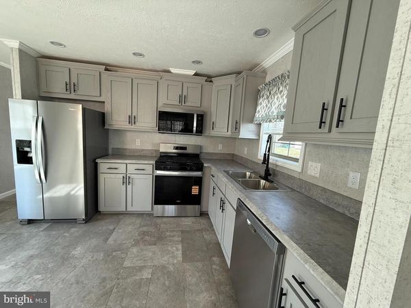 38 LAKEVIEW DRIVE, ELIZABETHTOWN, PA 17022
