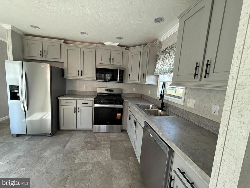 38 Lakeview Drive, Elizabethtown, PA 17022 Main Photo