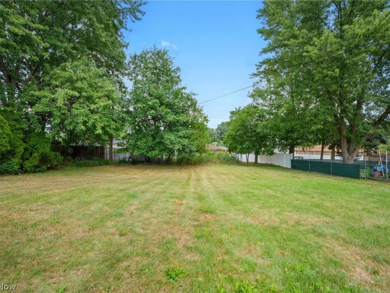 333 E Ridgewood Drive, Seven Hills, OH 44131 Photo 22