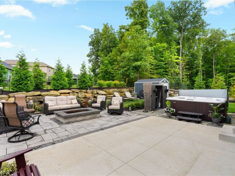 2761 Weeping Pine Drive, Medina, OH 44256 Photo 7