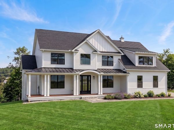 4B Vona, Newtown, CT 06470