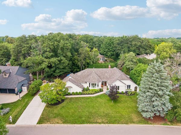 5231 Green Farms Road, Edina, MN 55436
