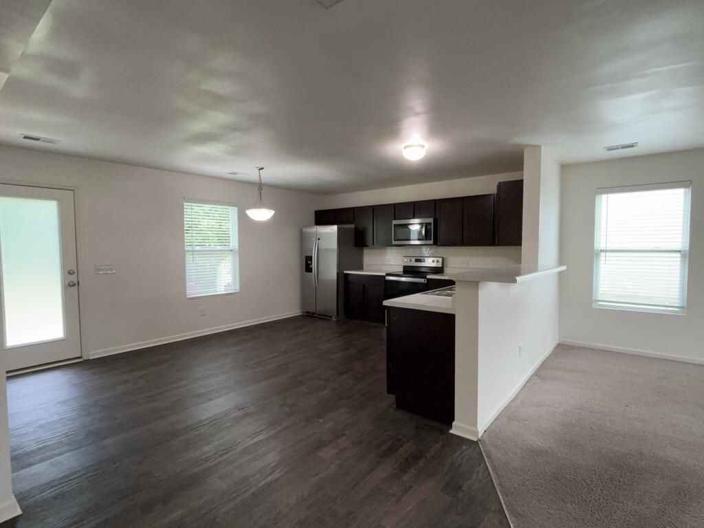 114 Rockingham Way Photo 6