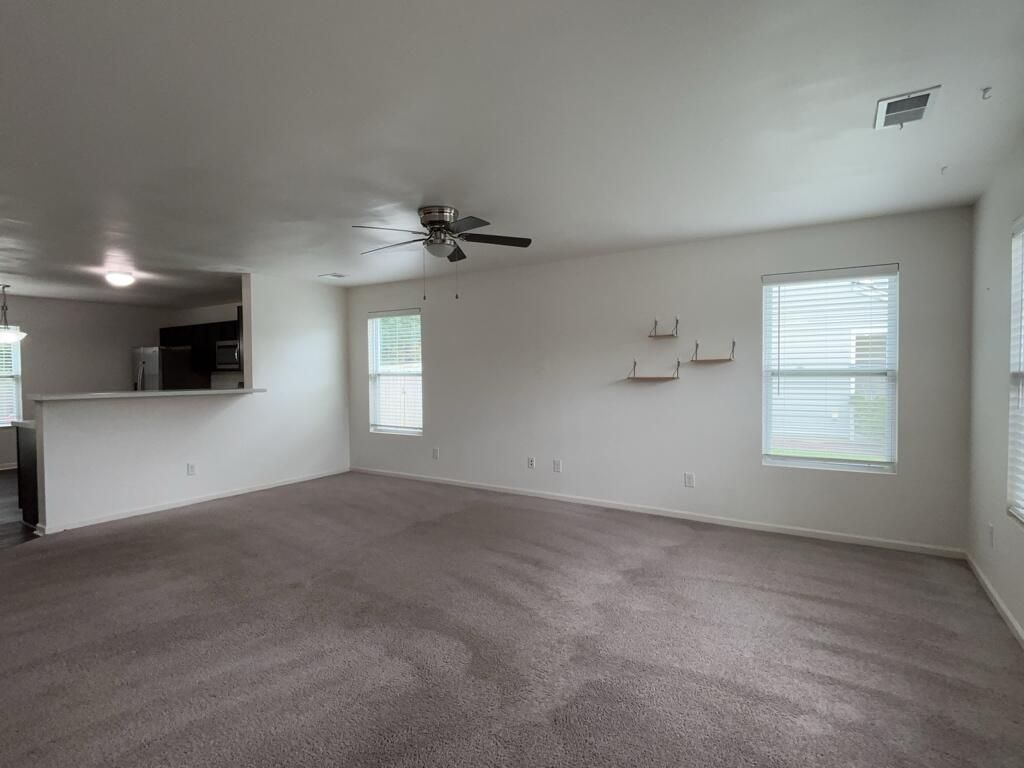 114 Rockingham Way Photo 7