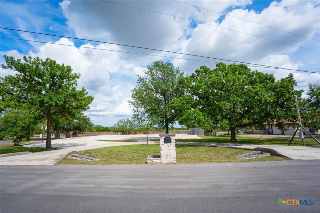 102 Pecan Dr., Mountain City, TX 78610 Main Photo