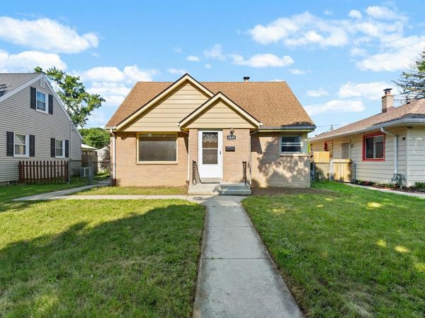 3449 N 77th STREET, Milwaukee, WI 53222