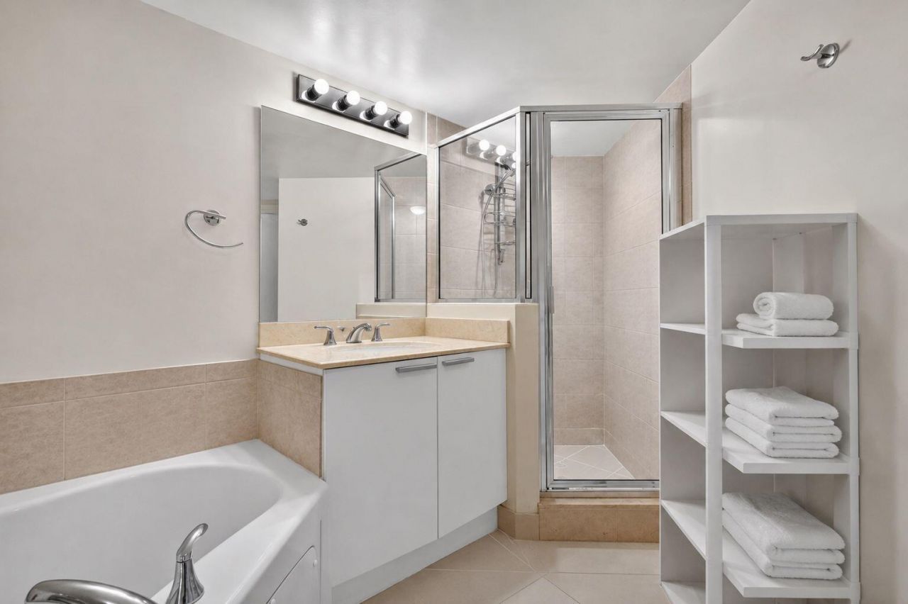 16699 Collins Avenue, Unit 3509, Sunny Isles Beach, FL 33160 Photo