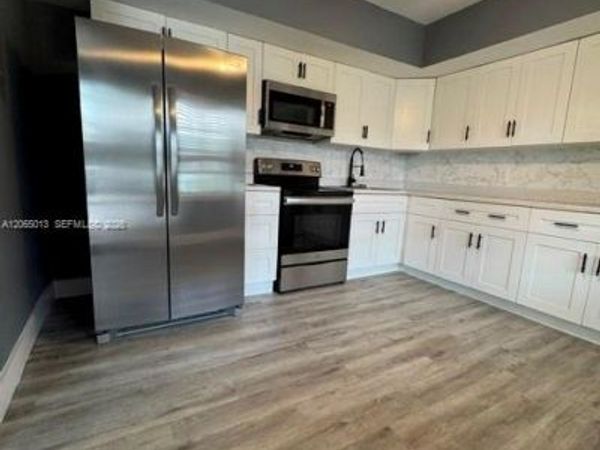 820 SE 12th St, Unit 1, Fort Lauderdale, FL 33316