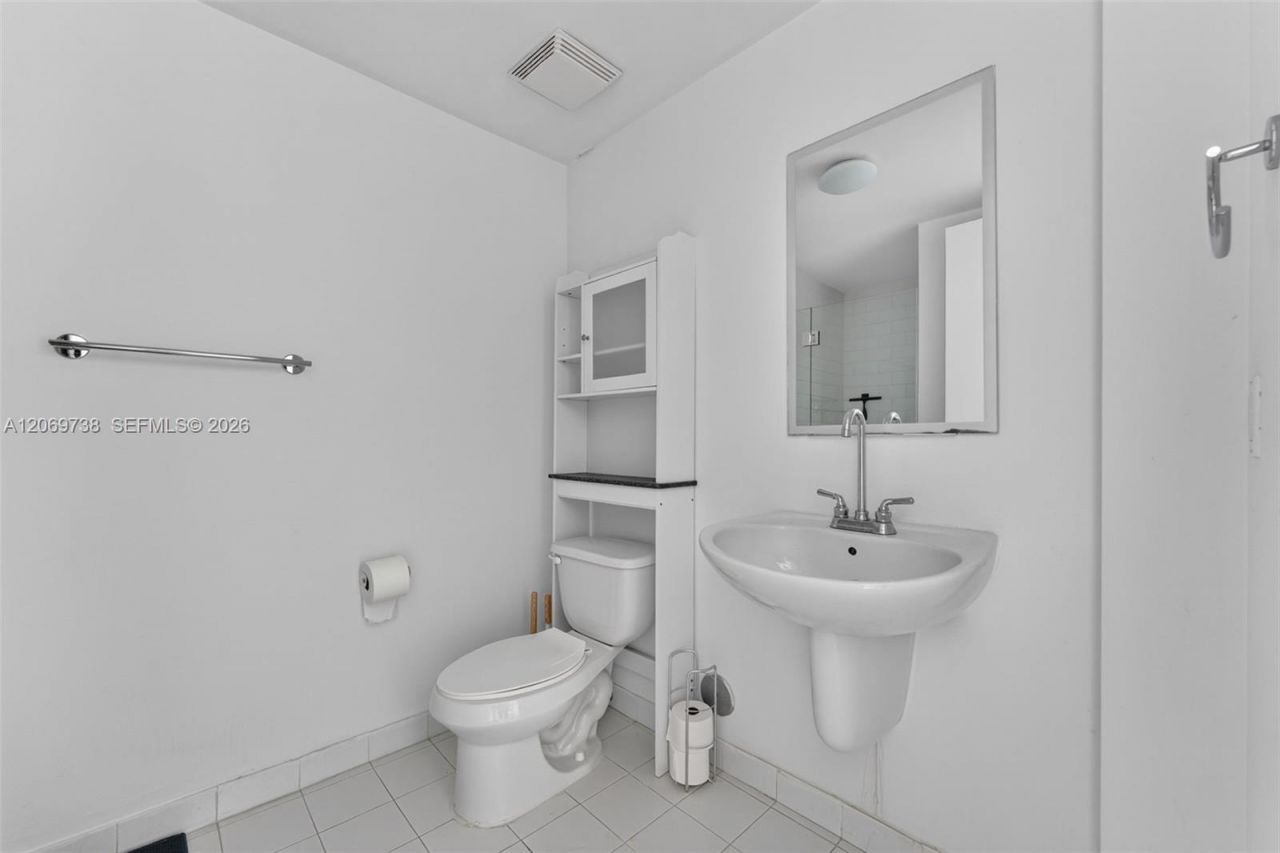 690 SW 1st Ct , Unit 2122, Miami, FL 33130 Photo