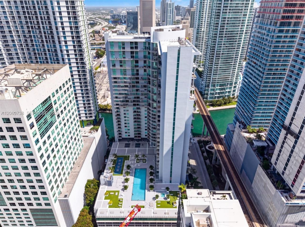 690 SW 1st Ct , Unit 2122, Miami, FL 33130 Photo