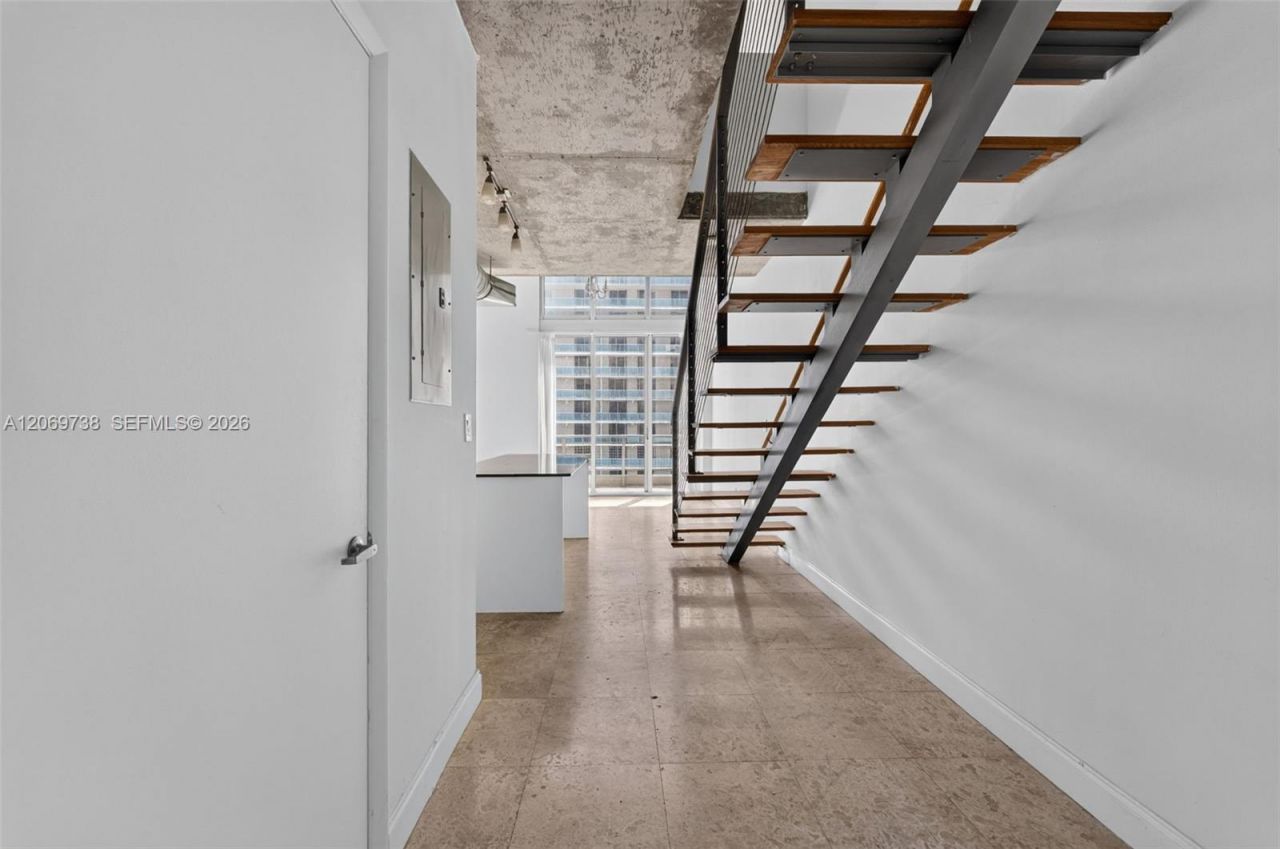 690 SW 1st Ct , Unit 2122, Miami, FL 33130 Photo