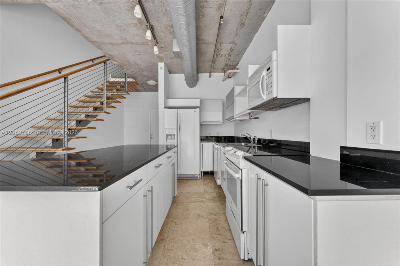 690 SW 1st Ct , Unit 2122, Miami, FL 33130 Photo