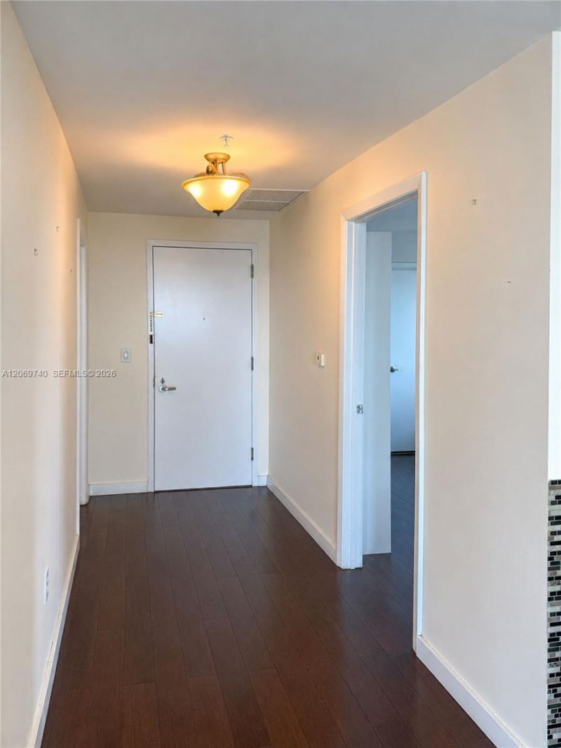 1900 N Bayshore Dr , Unit 1618, Miami, FL 33132 Photo