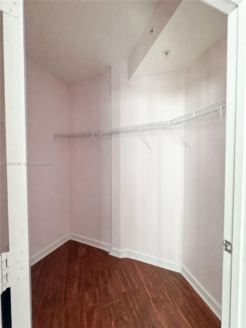 1900 N Bayshore Dr , Unit 1618, Miami, FL 33132 Photo