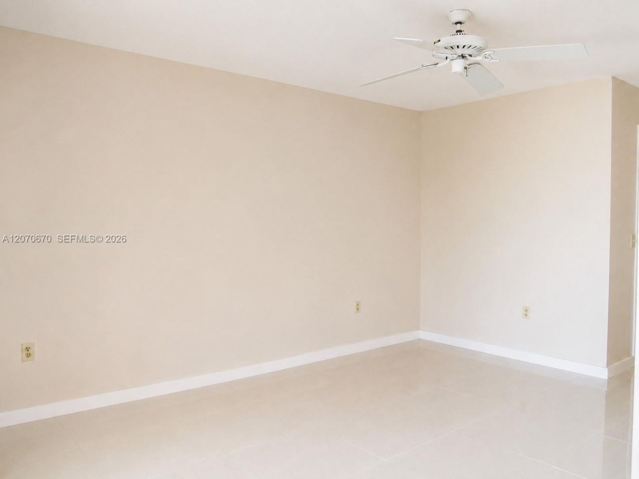 454 NE 210th Circle Ter , Unit 202-7B, Miami, FL 33179 Photo