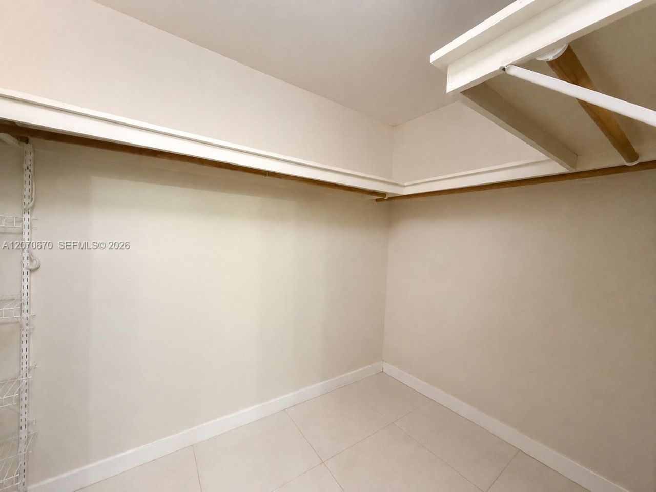454 NE 210th Circle Ter , Unit 202-7B, Miami, FL 33179 Photo