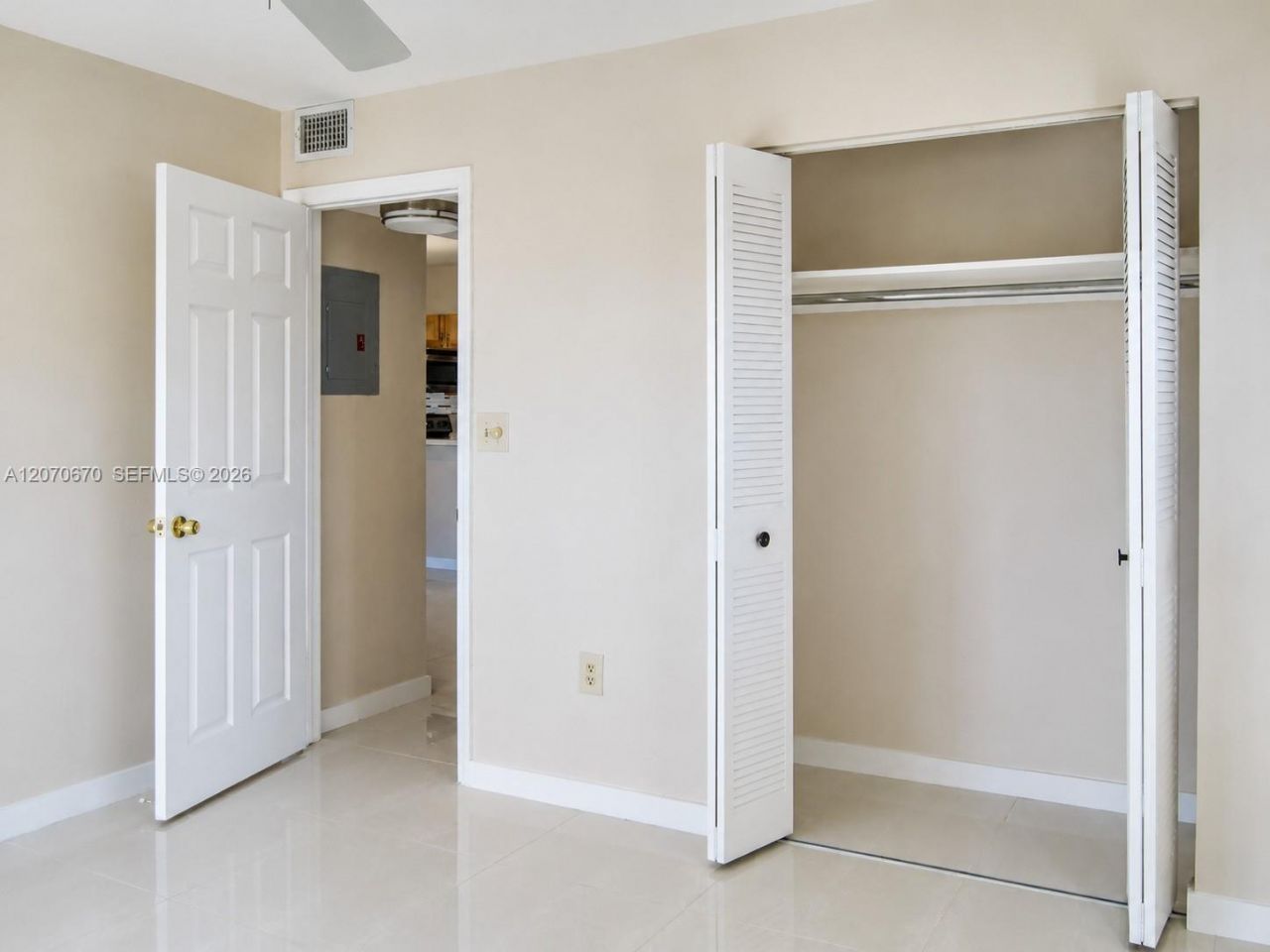 454 NE 210th Circle Ter , Unit 202-7B, Miami, FL 33179 Photo