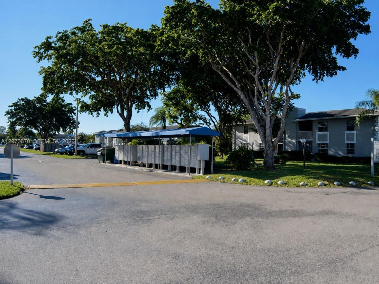 454 NE 210th Circle Ter , Unit 202-7B, Miami, FL 33179 Photo