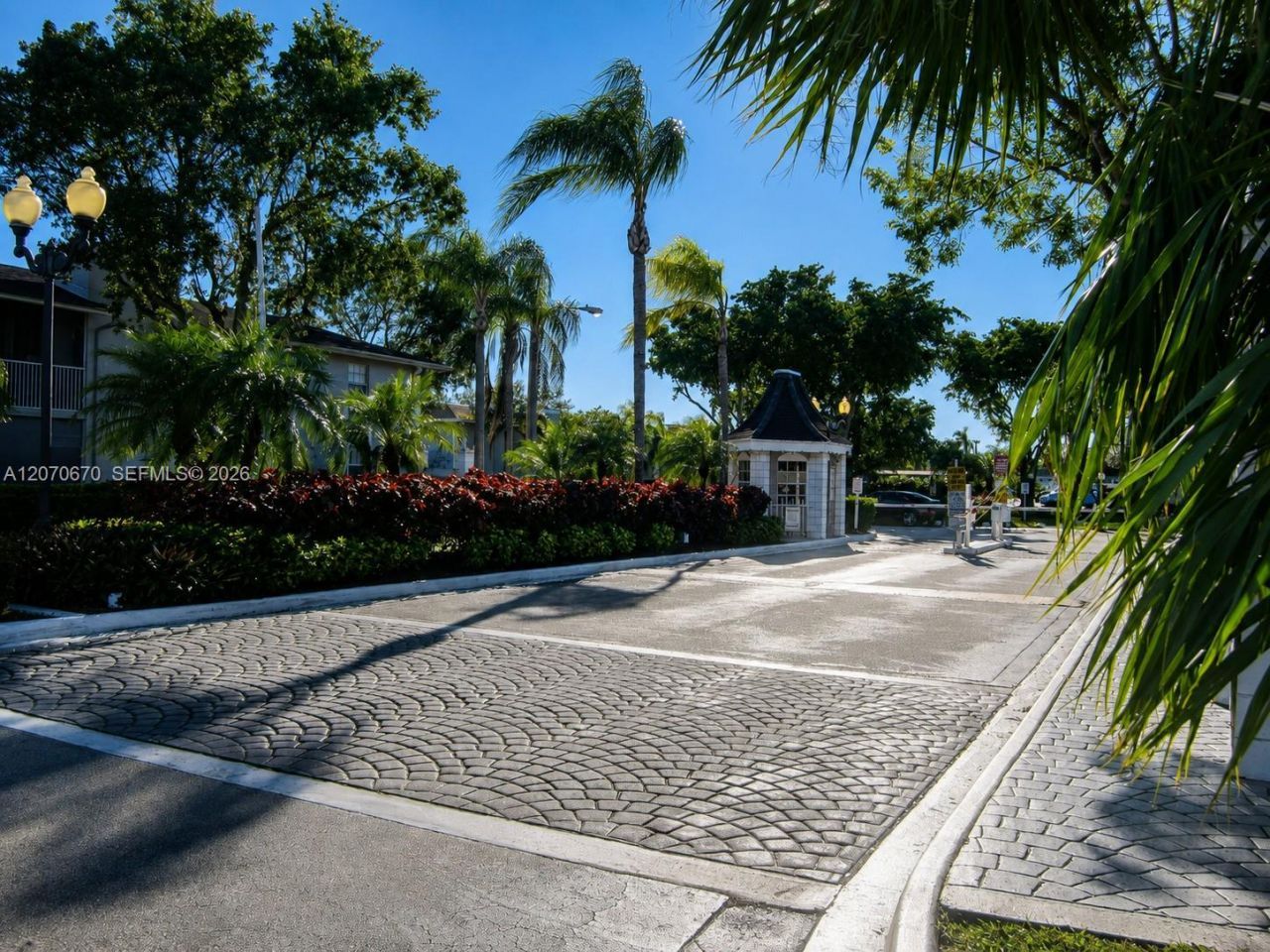 454 NE 210th Circle Ter , Unit 202-7B, Miami, FL 33179 Photo