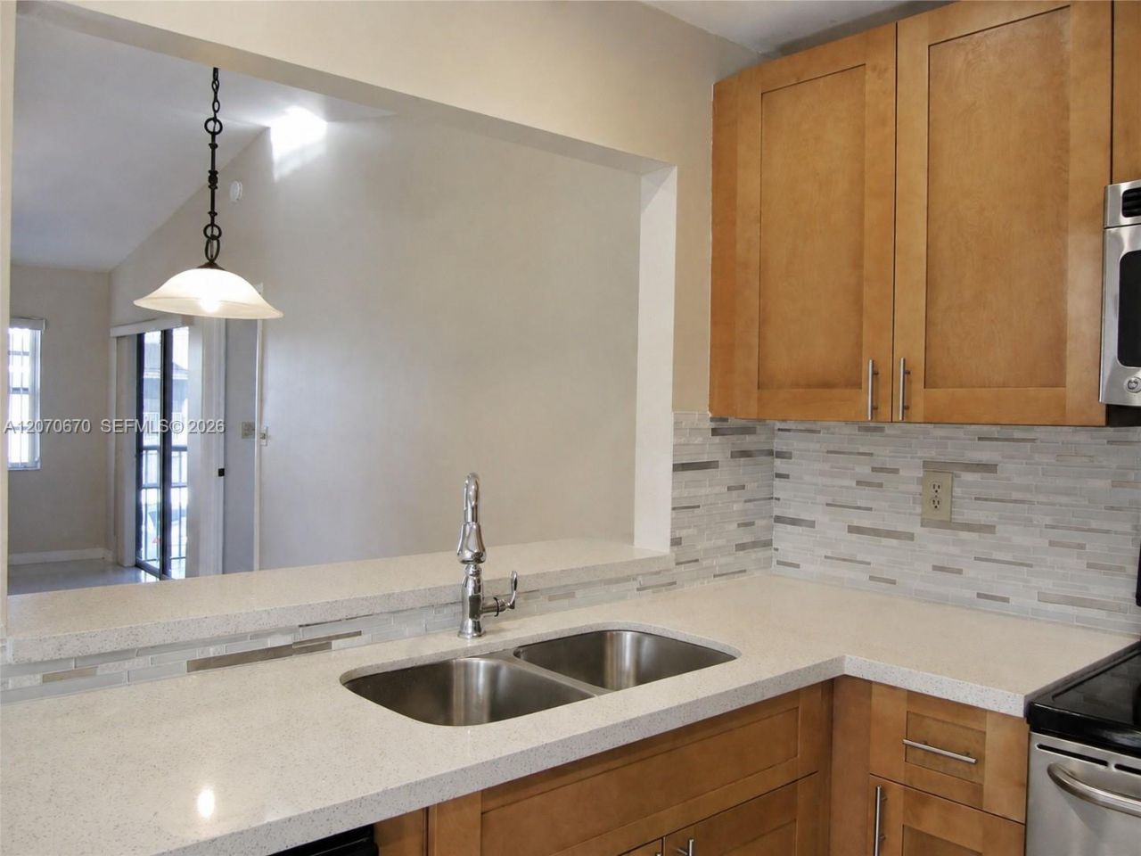 454 NE 210th Circle Ter , Unit 202-7B, Miami, FL 33179 Photo
