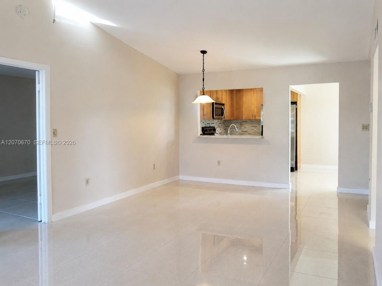 454 NE 210th Circle Ter , Unit 202-7B, Miami, FL 33179 Photo