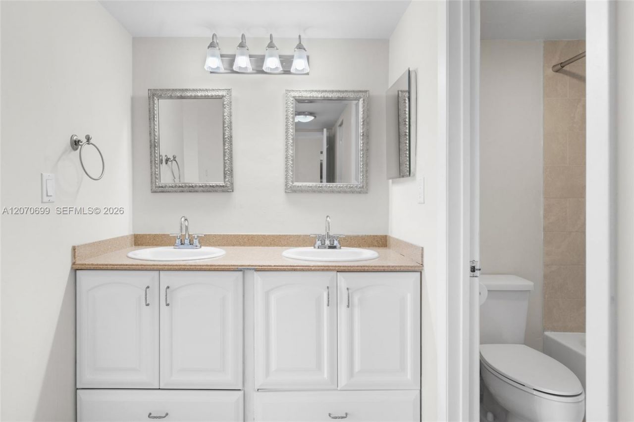 3401 N Country Club Dr , Unit 519, Aventura, FL 33180 Photo