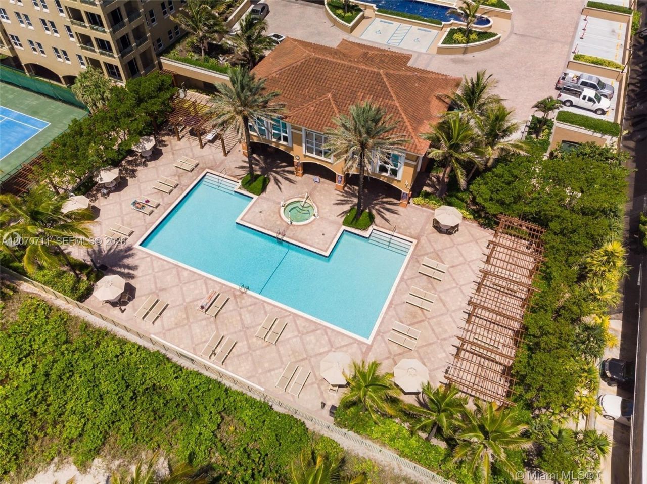 2080 S Ocean Dr , Unit LPH9, Hallandale Beach, FL 33009 Photo