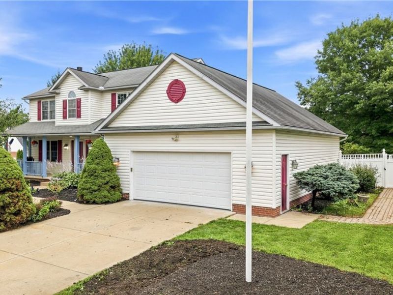908 Sand Lot Circle, Louisville, OH 44641 Photo 2