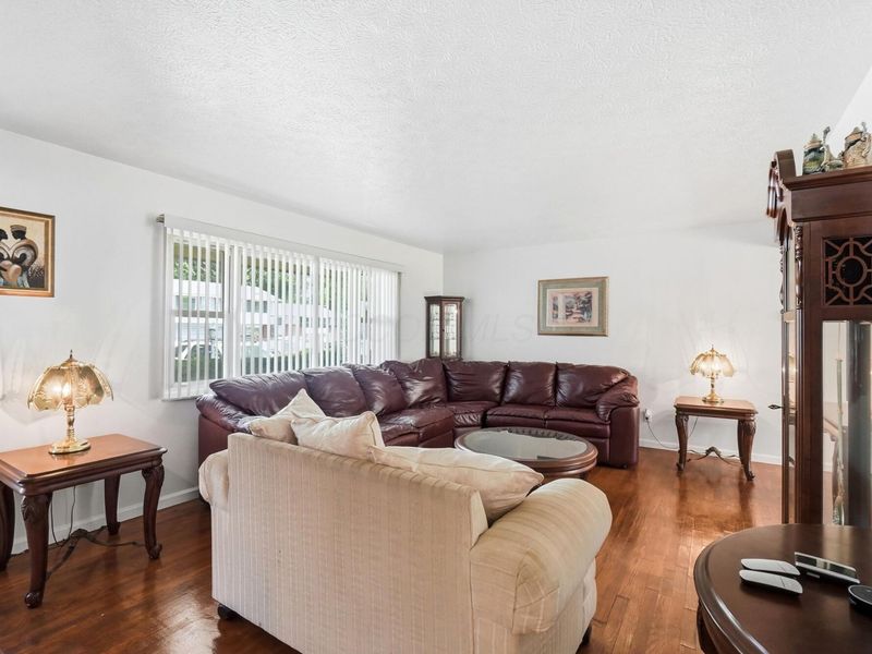 5417 Walshire Drive, Columbus, OH 43232 Photo 2