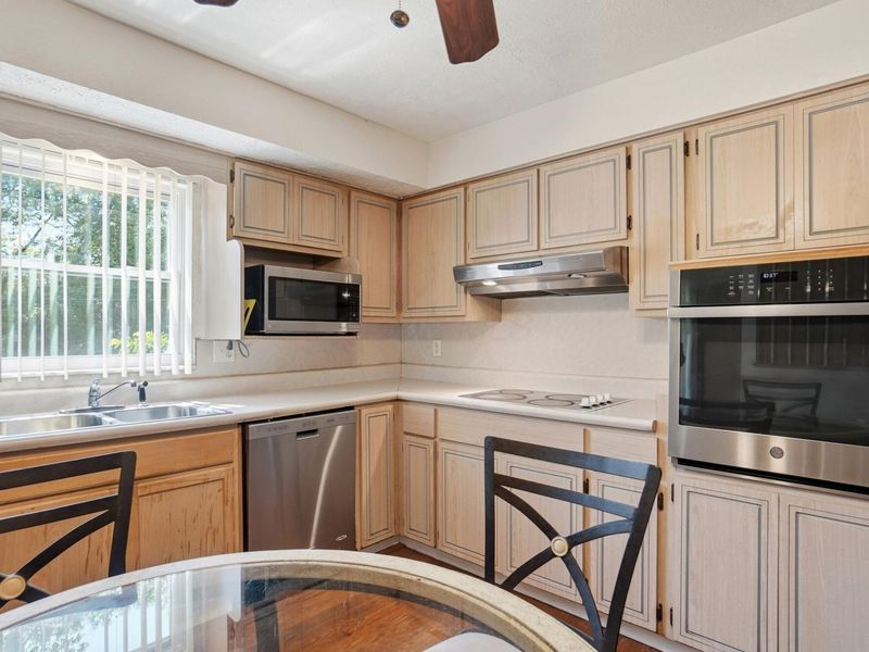 5417 Walshire Drive, Columbus, OH 43232 Photo 7