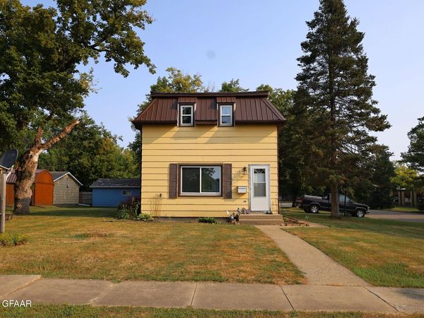 557 4TH Street , Grafton, ND 58237
