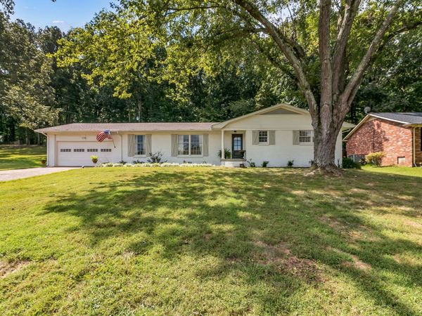 1923 White Oak Dr , Paris, TN 38242