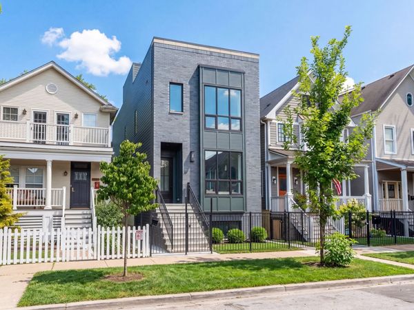 3041 N Leavitt Street , Chicago, IL 60618