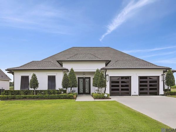 2073 Silverstone Ave, Port Allen, LA 70767