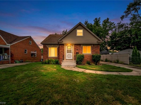 6284 Holburn Road , Parma, OH 44129