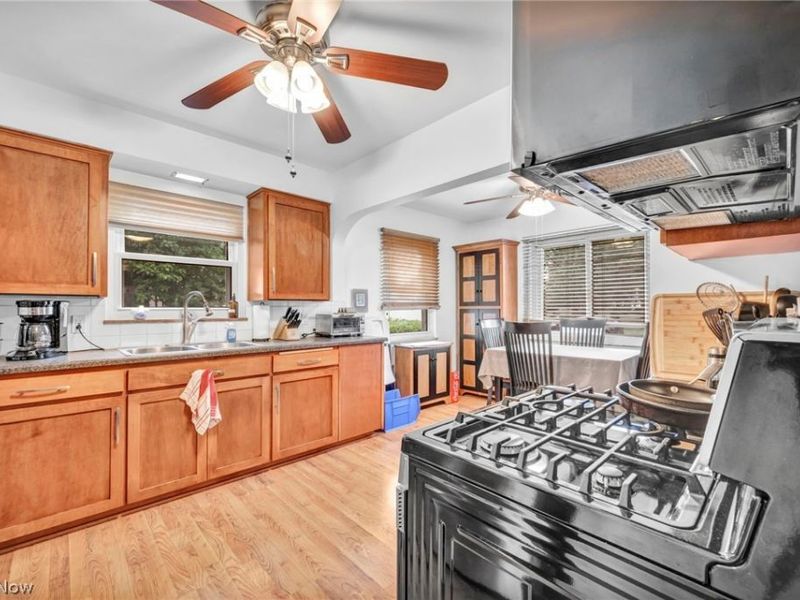 6284 Holburn Road, Parma, OH 44129 Photo 14