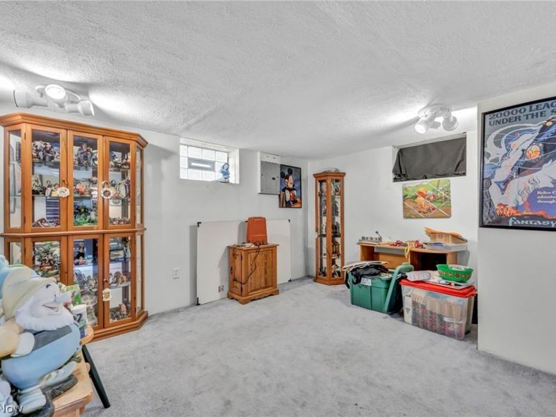 6284 Holburn Road, Parma, OH 44129 Photo 28