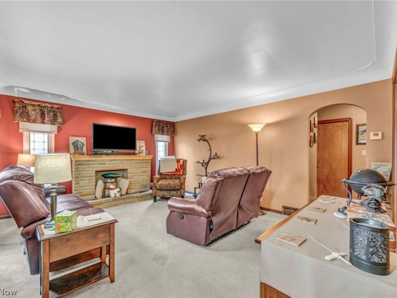 6284 Holburn Road, Parma, OH 44129 Photo 6