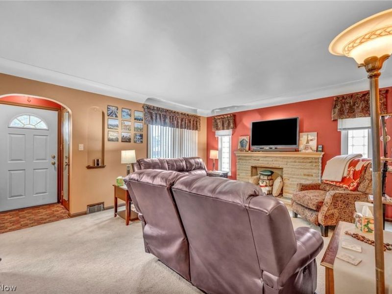 6284 Holburn Road, Parma, OH 44129 Photo 7