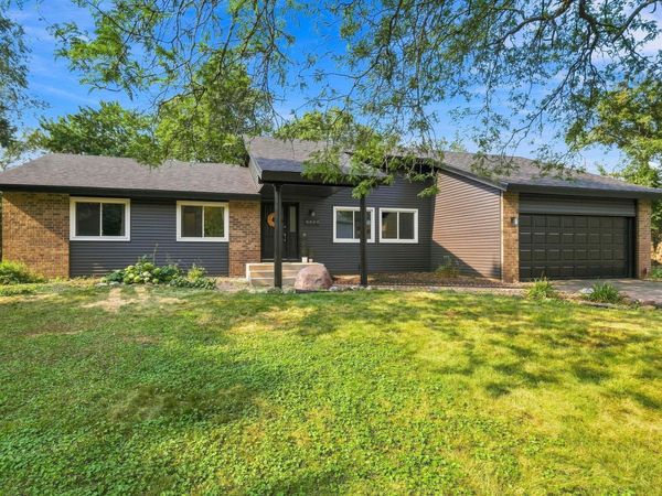 6649 Buckingham Road, Woodbury, MN 55125