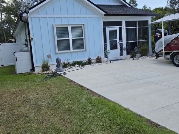 143 Georgia Street , Lanark Village, FL 32323