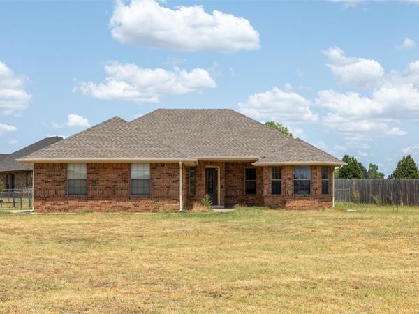 893 S Cemetery Road, Tuttle, OK 73089