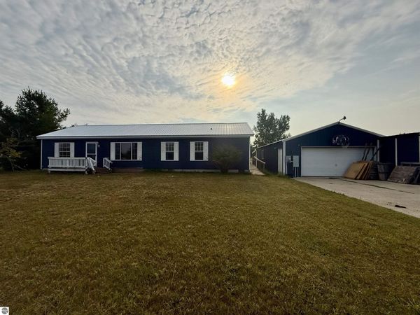5202 Kellie Street, Mesick, MI 49668