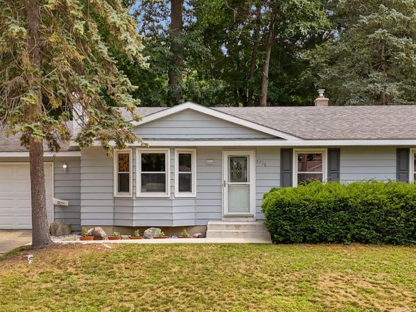 5738 Blaine Avenue SE, Kentwood, MI 49508