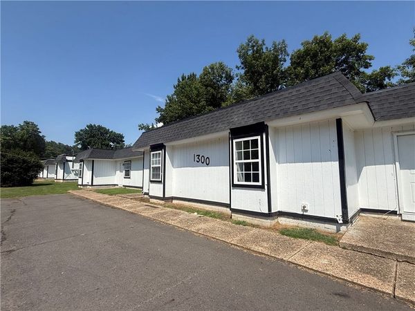 1300-1306 N Greenwich Avenue , Russellville, AR 72801