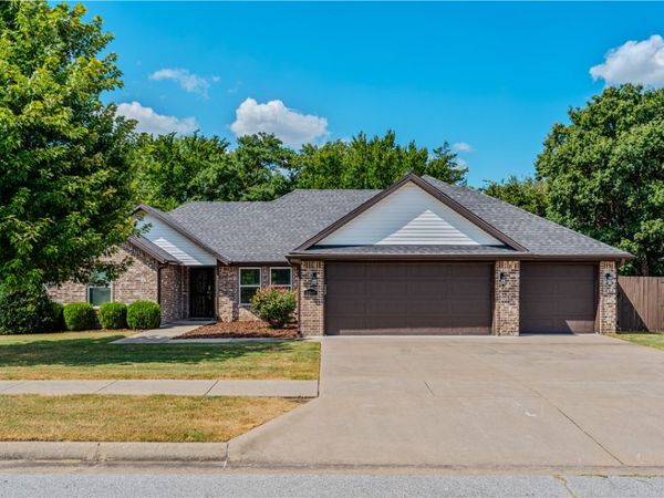 5044 E Talon Trail , Fayetteville, AR 72701