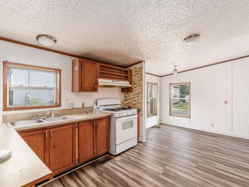2801 Perdue Avenue , Columbus, OH 43211 Photo 12